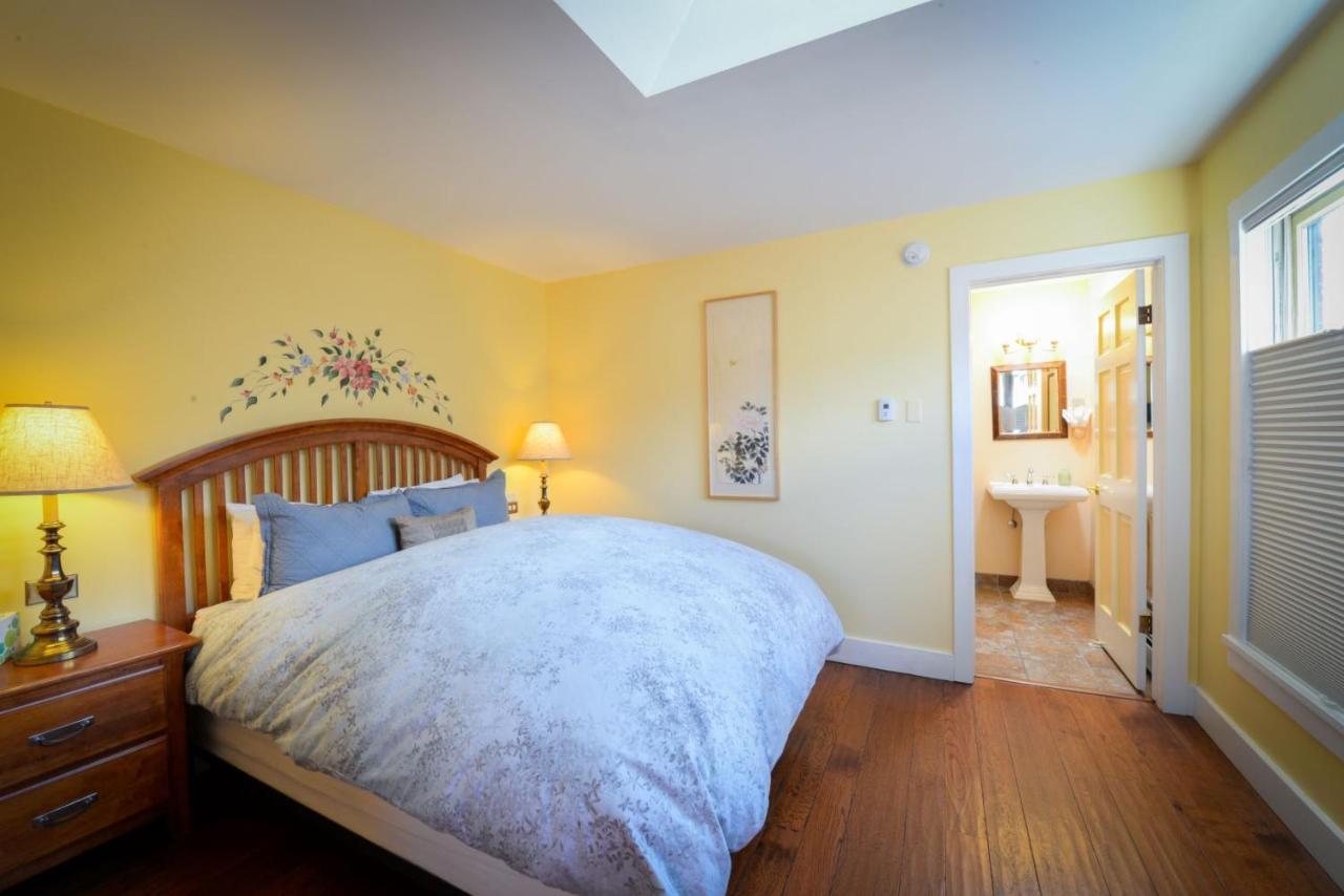 Briar Rose Bed & Breakfast Boulder Room photo